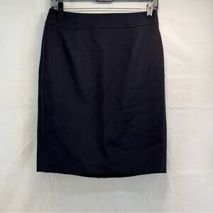 Classic Black Calvin Klein Women's 6 pencil knee length Skirt.